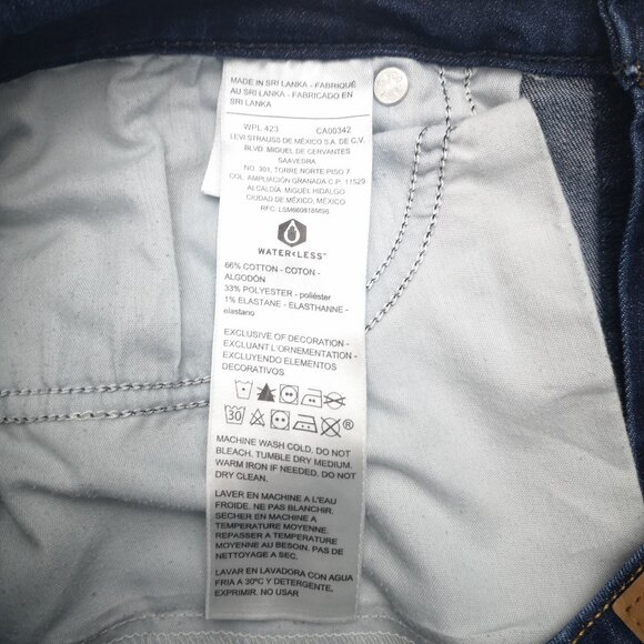 Signature Levi's Ladies Size 12M Medium Wash Mid Rise Straight Leg Jeans - Picture 8 of 14